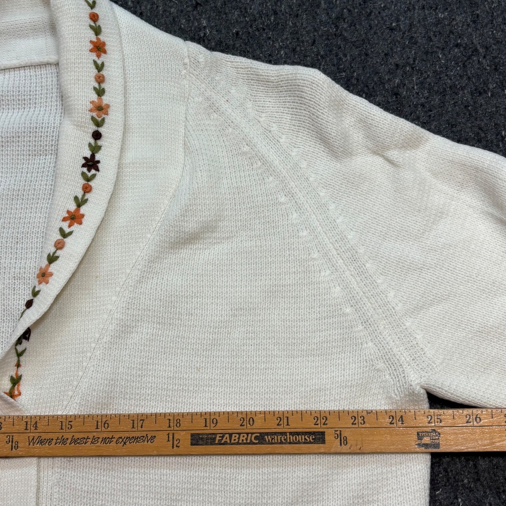 Cardigan Sz XL Women Cream Boho Embroidered Flower Shawl Collar Knit Sweater - Picture 6 of 7